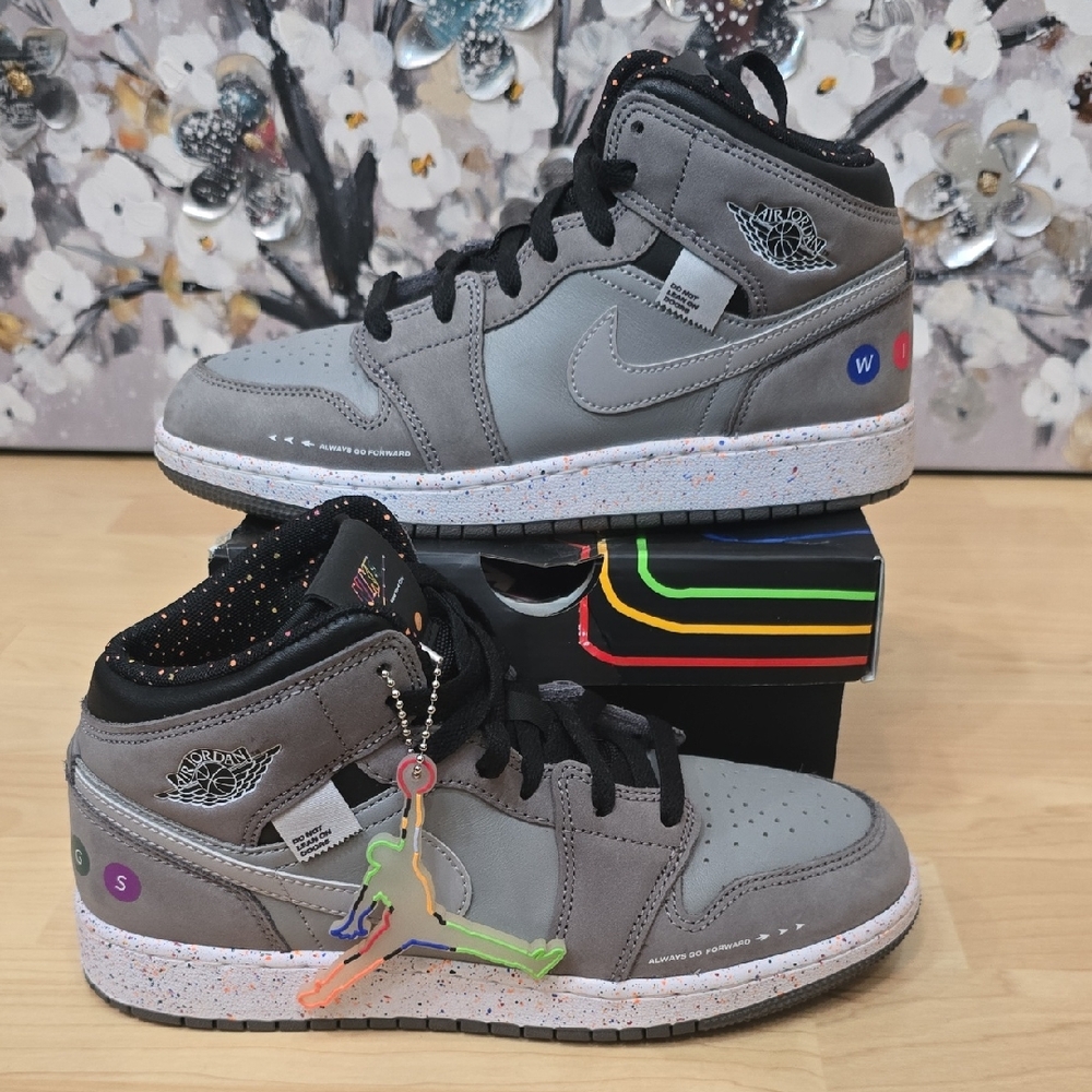 Nike Air Jordan 1 Mid Wings 2024 GS Youth Size 6